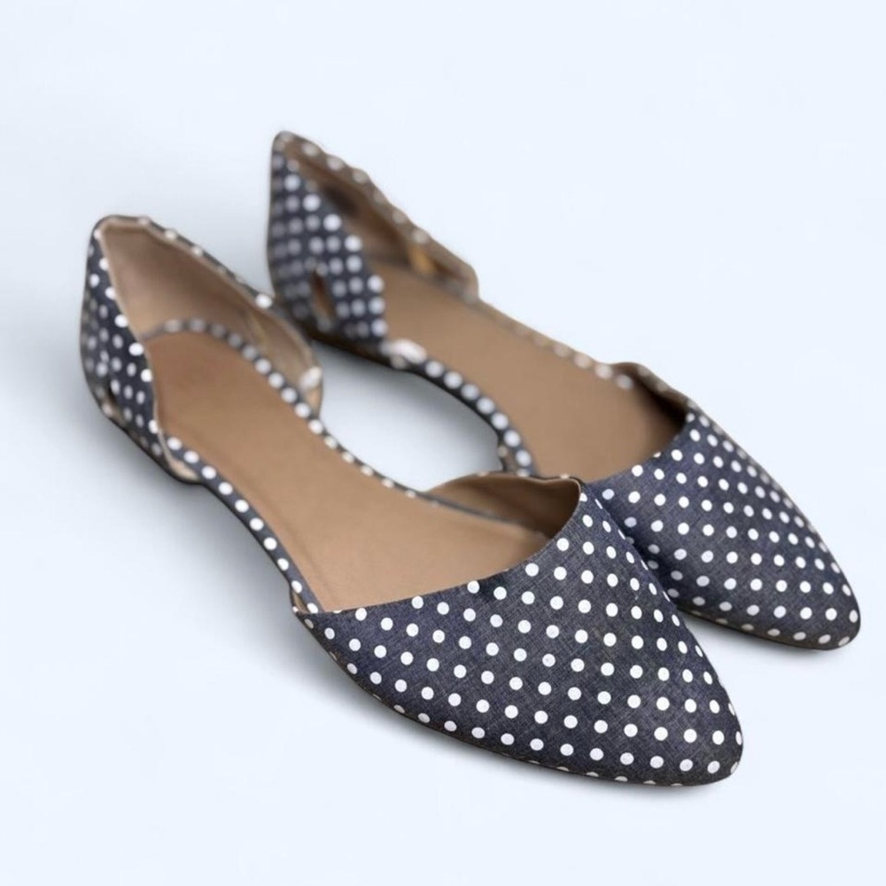 GAP Pointed Navy and White D’Orsay Flats